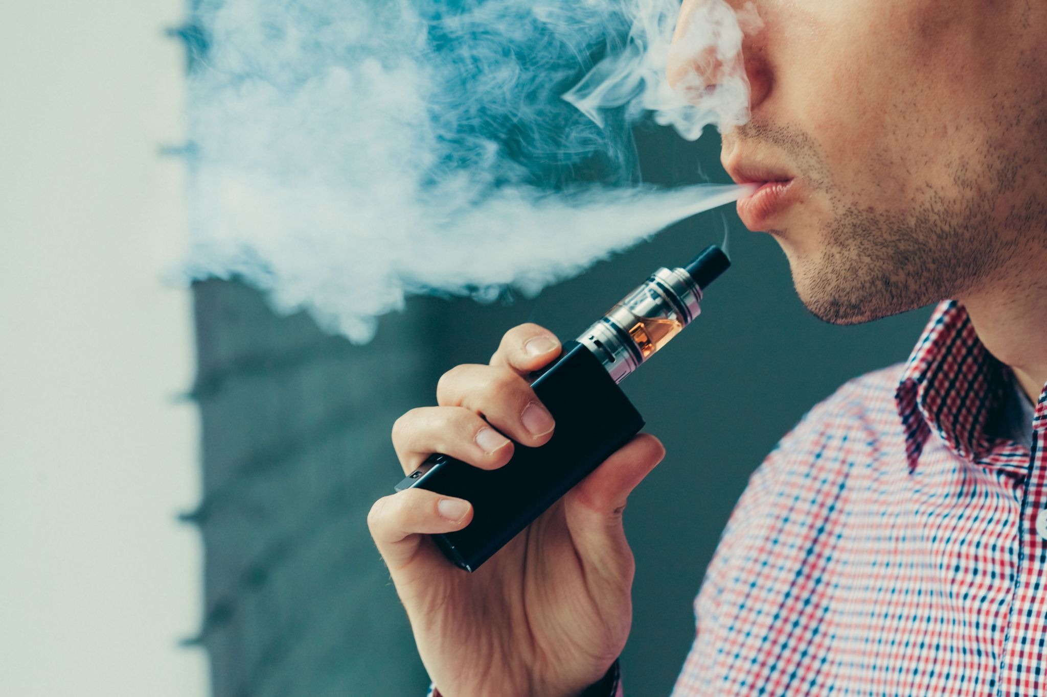 A man vaping