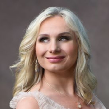 Headshot of Agata Brys