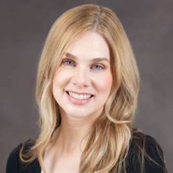 Headshot of Carolyn Kwiat